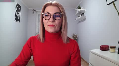 Snapshot of sweetmarthaaa chatting on January 8, 11:32 am sweetmarthaaa online show from January 8, 11:32 am