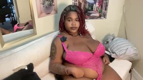 Snapshot of sweetmelonns chatting on May 6, 9:31 pm goddessmelodie online show from May 6, 9:31 pm