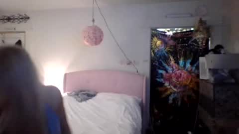 Aria online show from March 4, 9:04 am