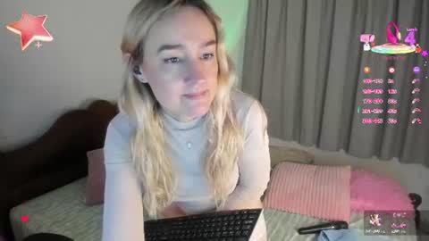 Snapshot of sweetnina_wet chatting on July 28, 8:34 pm Sweetnina online show from July 28, 8:34 pm