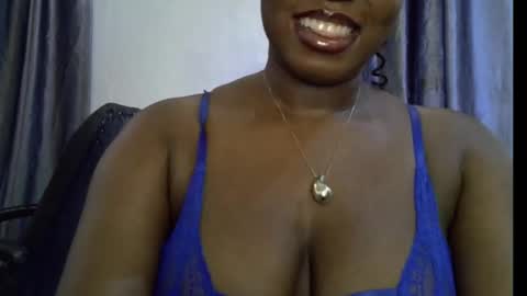 Snapshot of sweetpetitgirl chatting on February 8, 7:23 am LILY BRANDY online show from February 8, 7:23 am