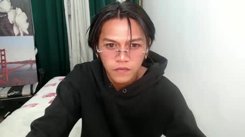 Snapshot of sweetpie_asian chatting on December 2, 4:20 pm sweetpie asian online show from December 2, 4:20 pm