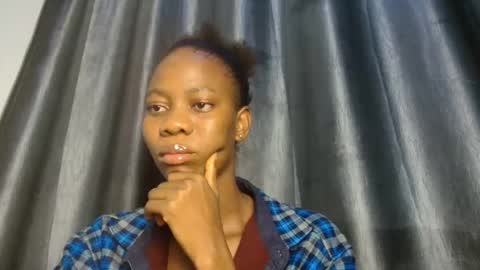 Snapshot of sweetpussy135 chatting on December 18, 3:34 am slim ivy online show from December 18, 3:34 am