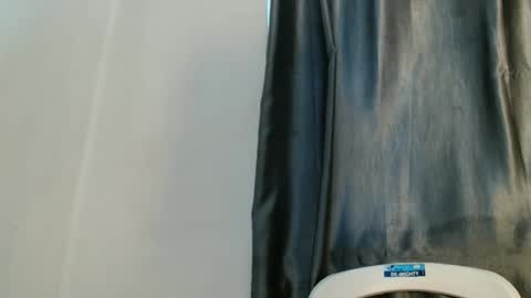 Snapshot of sweetpussy135 chatting on February 2, 5:00 pm slim ivy online show from February 2, 5:00 pm