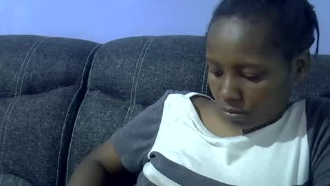 Snapshot of sweetqueen20 chatting on October 23, 4:12 am queen online show from October 23, 4:12 am