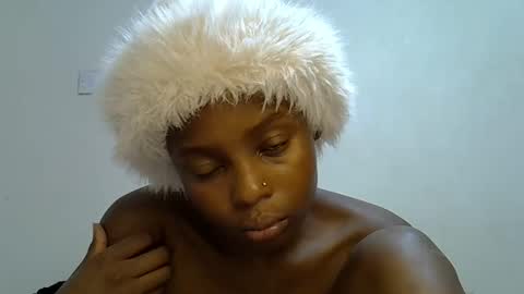 Snapshot of sweetrall chatting on February 5, 8:13 pm Lilly online show from February 5, 8:13 pm