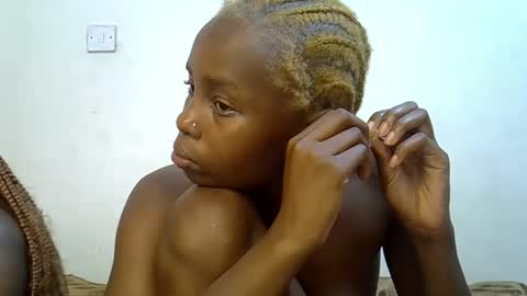 Snapshot of sweetrall chatting on February 14, 12:46 pm Lilly online show from February 14, 12:46 pm