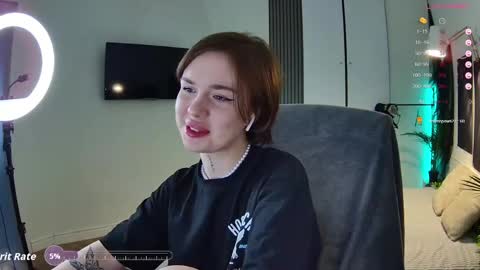 Alice online show from April 14, 8:59 pm