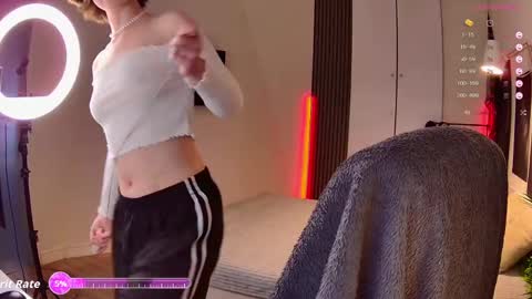 Alice online show from April 17, 9:51 pm