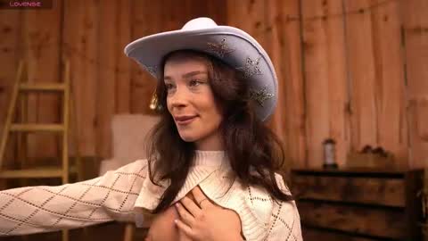 Snapshot of sweetrossie chatting on February 12, 4:18 am Rose online show from February 12, 4:18 am