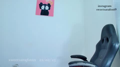 Snapshot of sweetsarafoxxx chatting on February 22, 5:34 am Sara Sofia Libra online show from February 22, 5:34 am