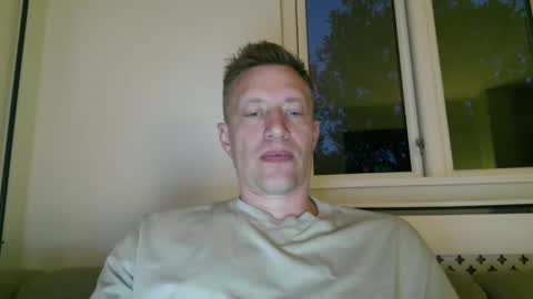 sweetsinner83 online show from May 13, 8:16 pm