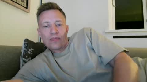 sweetsinner83 online show from May 15, 8:49 pm