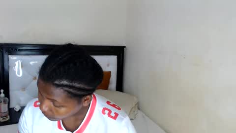 Snapshot of sweetslyvie chatting on May 21, 7:48 am sweetslyvie online show from May 21, 7:48 am