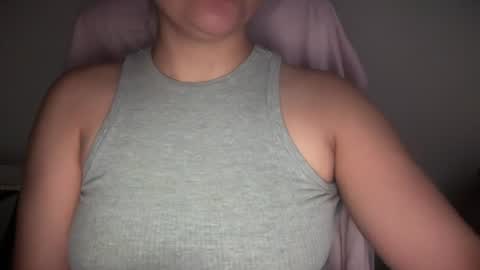 Snapshot of sweetssmashed chatting on June 22, 7:44 pm sweetssmashed online show from June 22, 7:44 pm