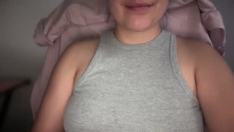 Snapshot of sweetssmashed chatting on July 7, 9:08 pm sweetssmashed online show from July 7, 9:08 pm