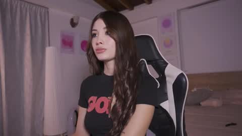 Cat independent model  online show from November 11, 2:33 am