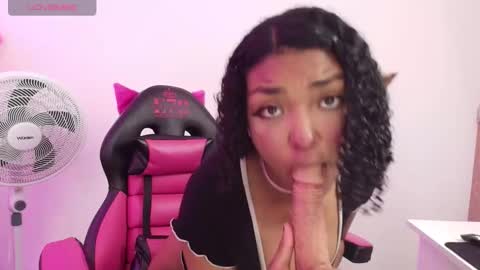 Snapshot of sweett_m00n chatting on October 1, 3:23 am sweett m00n online show from October 1, 3:23 am