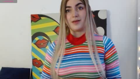 Snapshot of sweett_minionn chatting on January 6, 2:58 pm IG valeen mo Vale My schedule Monday to Friday900 am - 300 pm online show from January 6, 2:58 pm