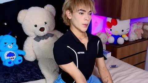 Neffer online show from November 26, 5:19 am