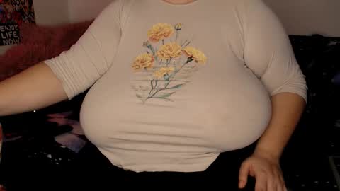 Maya online show from November 18, 11:36 am