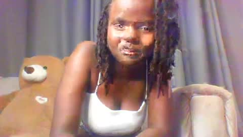 Snapshot of sweettreat77 chatting on June 9, 7:14 pm sweettreat77 online show from June 9, 7:14 pm