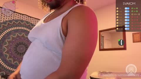 sweettreatz26 online show from June 3, 2:14 am