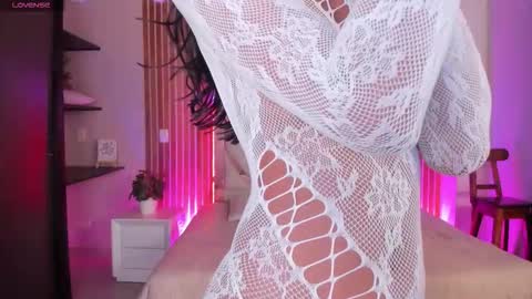 Snapshot of sweetviolet___ chatting on September 27, 12:21 pm sweetviolet___ online show from September 27, 12:21 pm