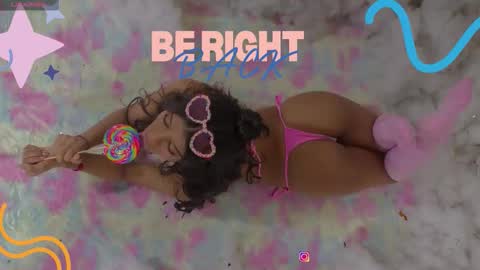 sweetviolet___ online show from January 12, 12:10 pm