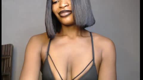 sweetxxboobsx online show from April 11, 8:40 am