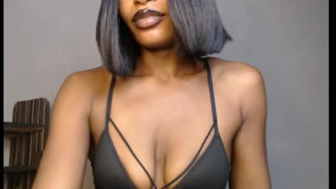 sweetxxboobsx online show from April 12, 8:30 am