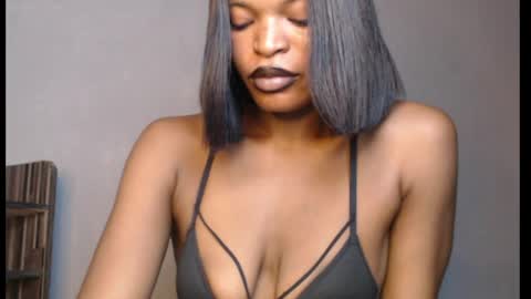 sweetxxboobsx online show from April 19, 9:08 am