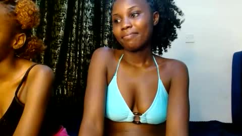 Snapshot of sweety_spixxy chatting on May 22, 1:57 am Dolly online show from May 22, 1:57 am
