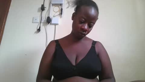 Snapshot of sweetyass25 chatting on September 14, 6:23 am sweetyass25 online show from September 14, 6:23 am