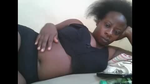 Snapshot of sweetyass25 chatting on September 21, 7:43 am sweetyass25 online show from September 21, 7:43 am