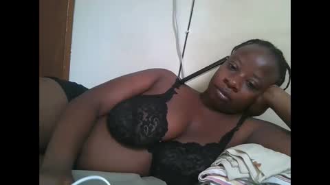 Snapshot of sweetyass25 chatting on September 25, 6:06 am sweetyass25 online show from September 25, 6:06 am