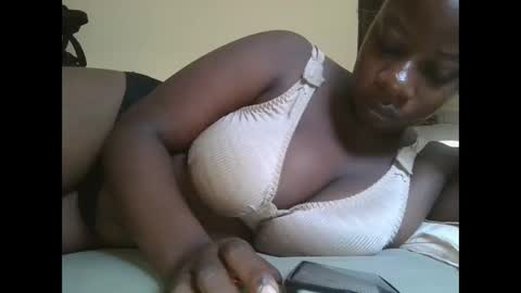 Snapshot of sweetyass25 chatting on October 21, 6:03 am sweetyass25 online show from October 21, 6:03 am