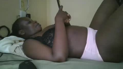 Snapshot of sweetyass25 chatting on October 29, 7:26 pm sweetyass25 online show from October 29, 7:26 pm