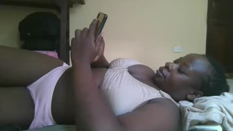 Snapshot of sweetyass25 chatting on November 12, 6:58 am sweetyass25 online show from November 12, 6:58 am