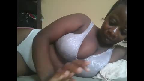 Snapshot of sweetyass25 chatting on December 3, 5:48 am sweetyass25 online show from December 3, 5:48 am