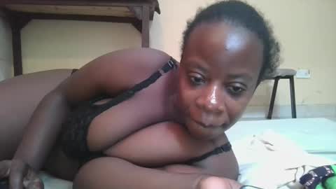 sweetyass25 online show from February 6, 7:56 am