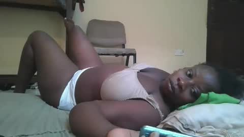 sweetyass25 online show from April 15, 7:15 am