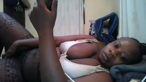 sweetyass25 online show from June 1, 6:31 pm