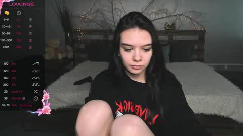 Snapshot of sweetydeviliya chatting on February 27, 10:48 am sweetydeviliya online show from February 27, 10:48 am