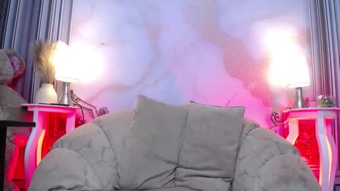 LAURA online show from March 11, 12:11 pm