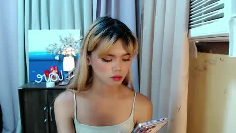 Snapshot of sweetytrannygirlxx chatting on December 5, 6:54 am Megan online show from December 5, 6:54 am