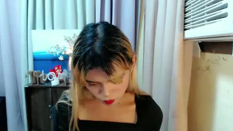 Snapshot of sweetytrannygirlxx chatting on December 13, 6:53 am Megan online show from December 13, 6:53 am