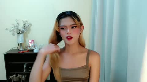 Snapshot of sweetytrannygirlxx chatting on January 16, 6:35 am Megan online show from January 16, 6:35 am