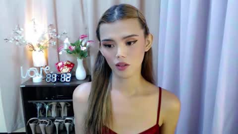 Snapshot of sweetytrannygirlxx chatting on September 27, 5:12 am Megan online show from September 27, 5:12 am