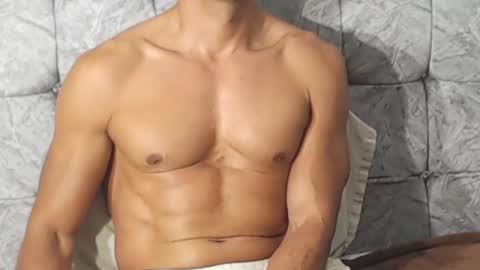 Snapshot of swimmer_summer chatting on November 18, 11:59 pm ------- Hi Im Willy follow me do not forget to put the thumb up online show from November 18, 11:59 pm